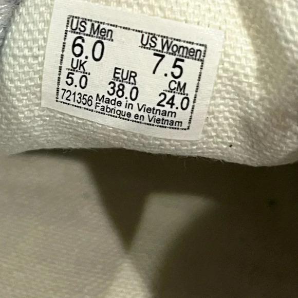 Vans white floral butterfly sneakers Womens 7.5 - Picture 8 of 8